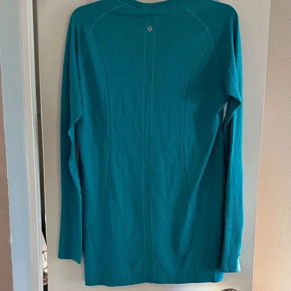 lululemon athletica Women’s Swiftly Tech Long l Sleeve Top Turquoise/Teal - Picture 4 of 4